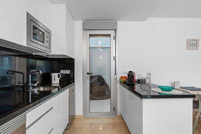 Image No.8-2 Bed Apartment for sale