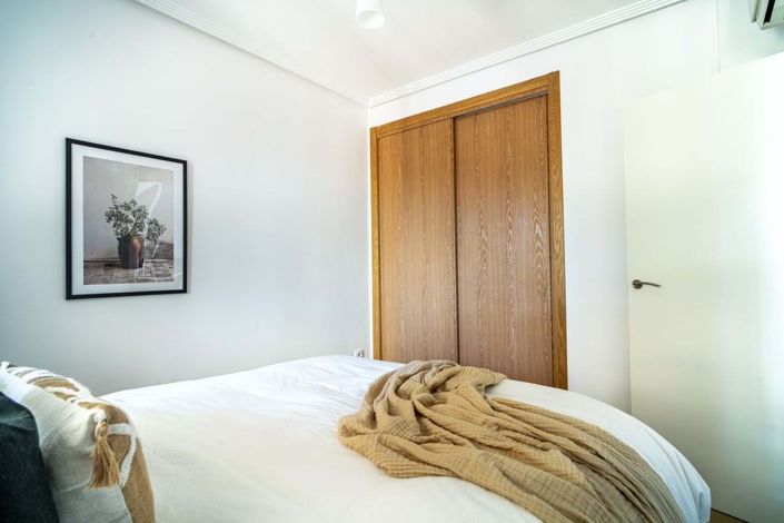 Image No.15-2 Bed Apartment for sale