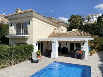 5 Bed Villa for sale