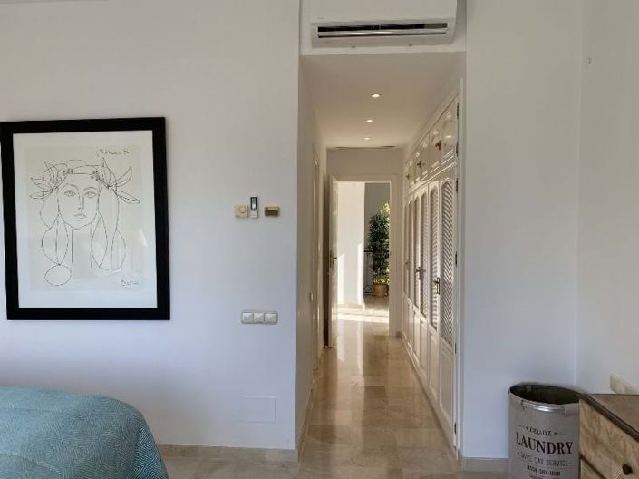 Image No.11-5 Bed Villa for sale