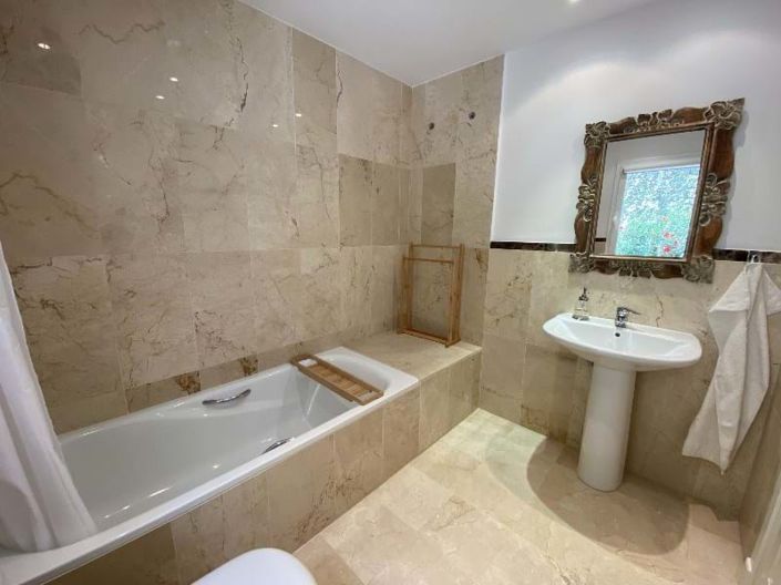 Image No.21-5 Bed Villa for sale