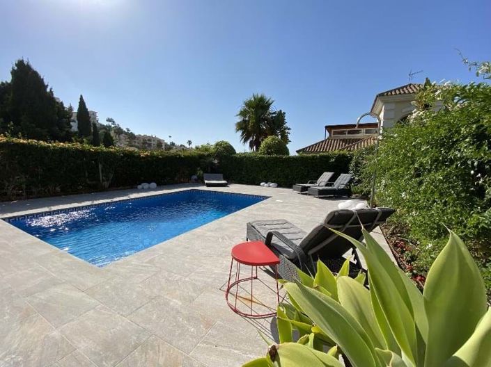 Image No.3-5 Bed Villa for sale