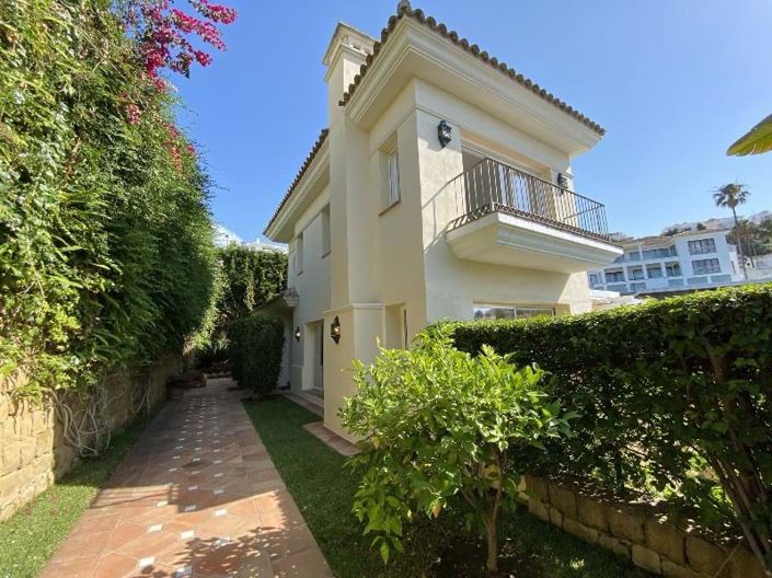 Image No.39-5 Bed Villa for sale