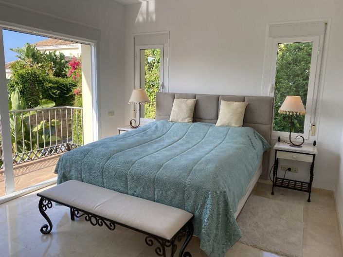 Image No.8-5 Bed Villa for sale