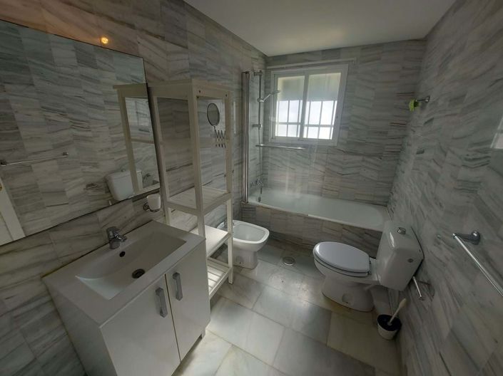 Image No.12-3 Bed Semi-Detached for sale