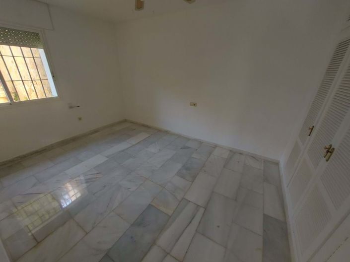 Image No.20-3 Bed Semi-Detached for sale