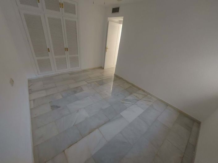 Image No.23-3 Bed Semi-Detached for sale