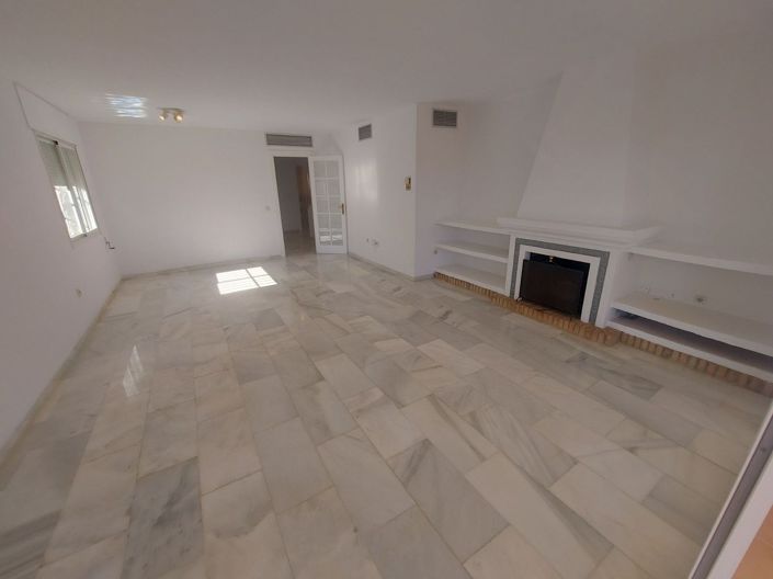 Image No.4-3 Bed Semi-Detached for sale