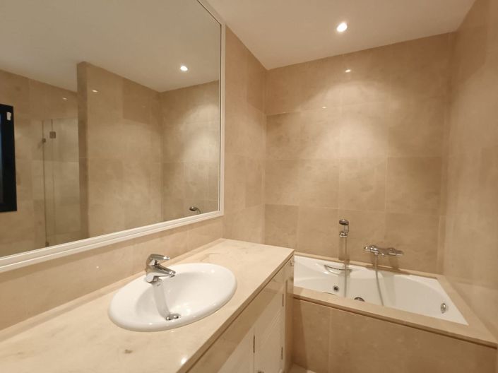 Image No.18-3 Bed Apartment for sale