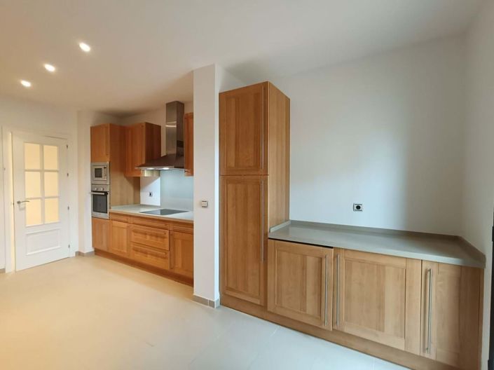 Image No.8-3 Bed Apartment for sale