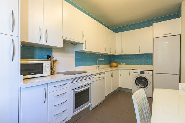 Image No.11-4 Bed Townhouse for sale