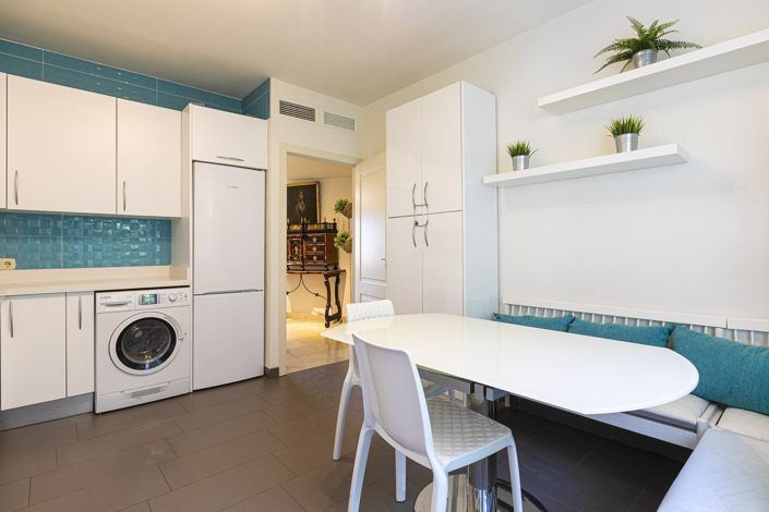 Image No.12-4 Bed Townhouse for sale