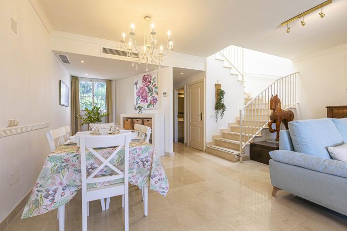 Image No.15-4 Bed Townhouse for sale