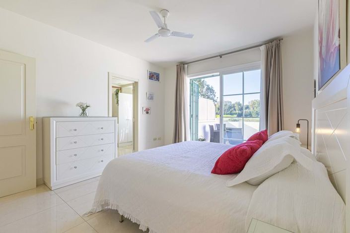 Image No.21-4 Bed Townhouse for sale