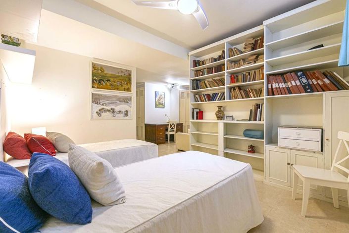 Image No.36-4 Bed Townhouse for sale