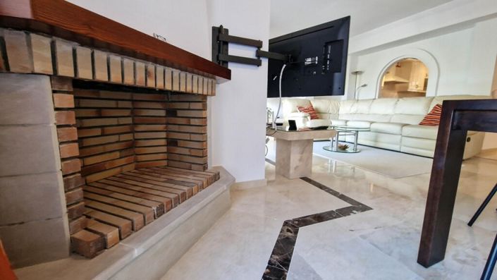 Image No.12-3 Bed Townhouse for sale