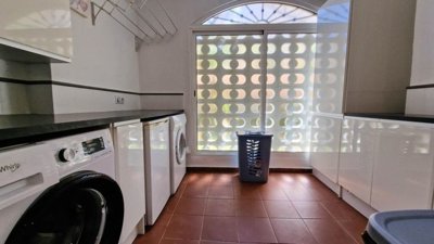 1447-623873-78d1f4f8b6655591b02d22fabb36a692d