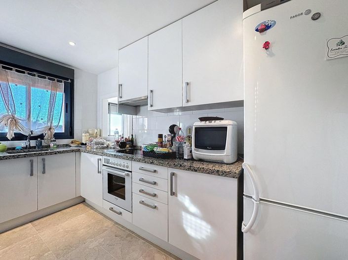 Image No.9-3 Bed Apartment for sale