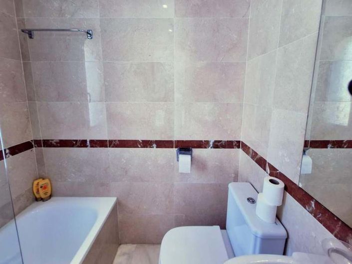 Image No.18-3 Bed Apartment for sale