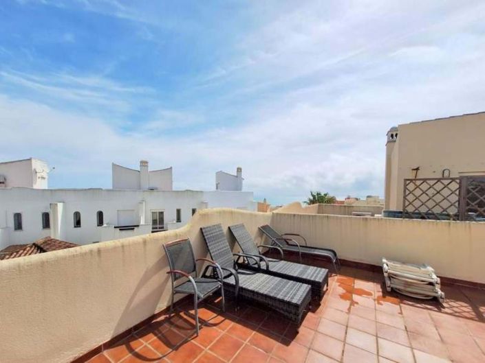 Image No.25-3 Bed Apartment for sale