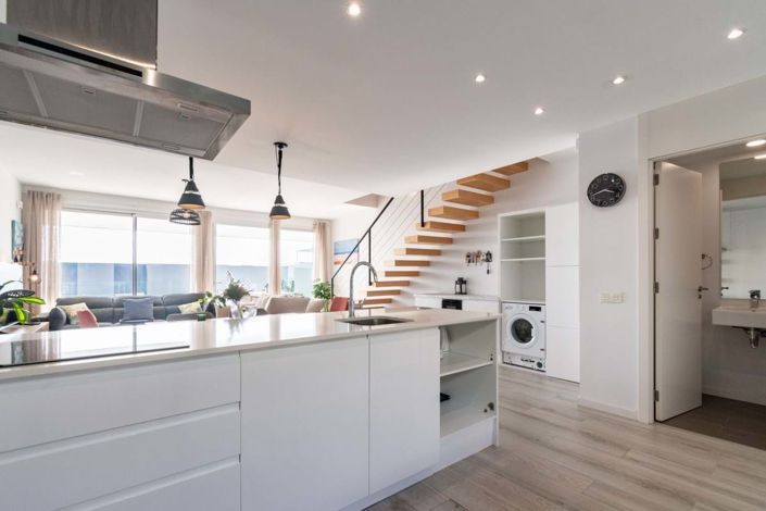 Image No.12-3 Bed Townhouse for sale