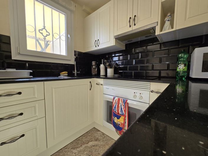 Image No.11-2 Bed Townhouse for sale