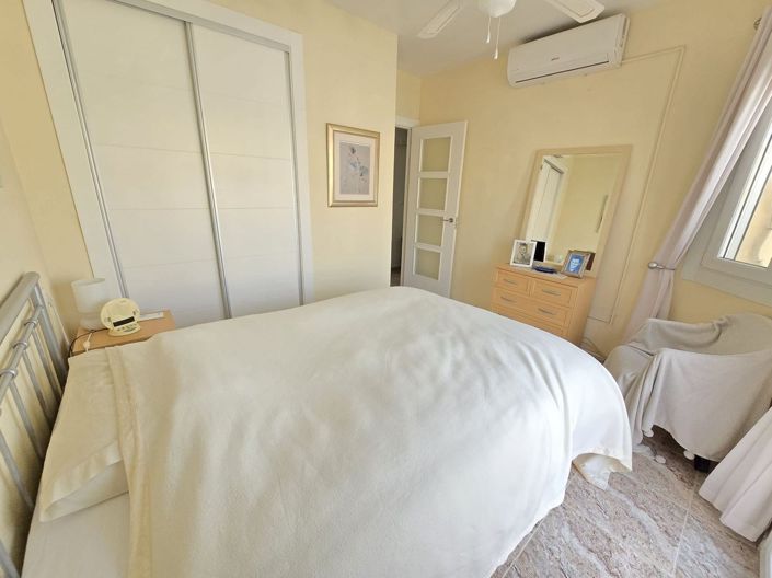 Image No.15-2 Bed Townhouse for sale