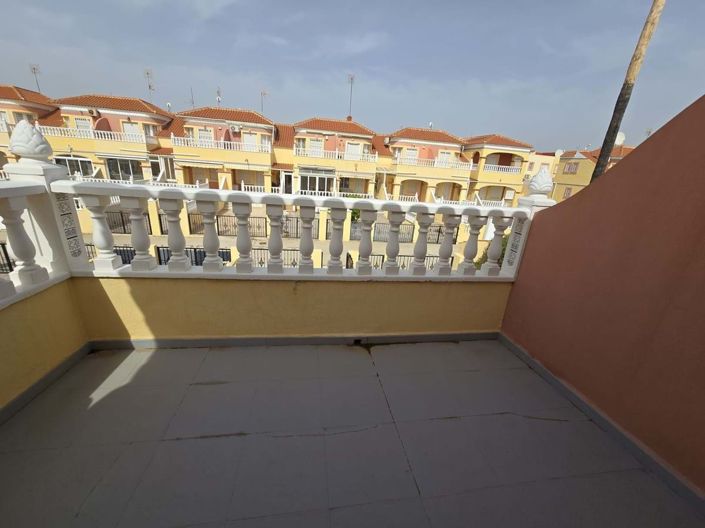 Image No.16-2 Bed Townhouse for sale