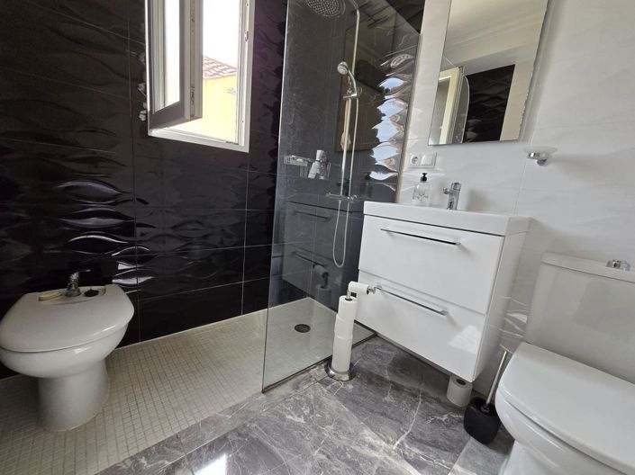 Image No.18-2 Bed Townhouse for sale