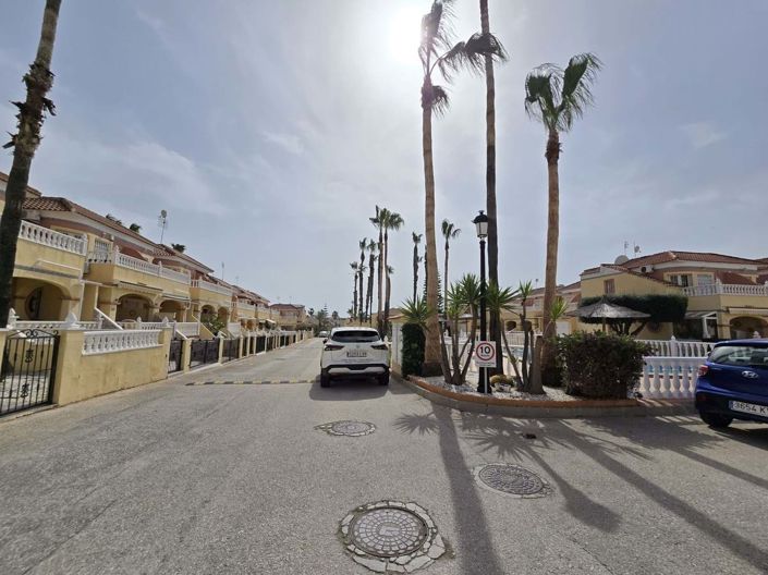 Image No.26-2 Bed Townhouse for sale