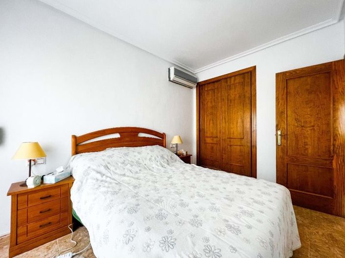 Image No.19-3 Bed Townhouse for sale