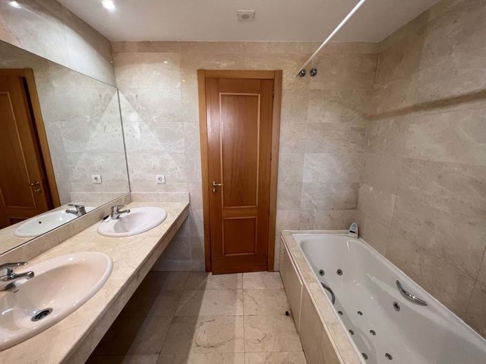 Image No.9-3 Bed Apartment for sale