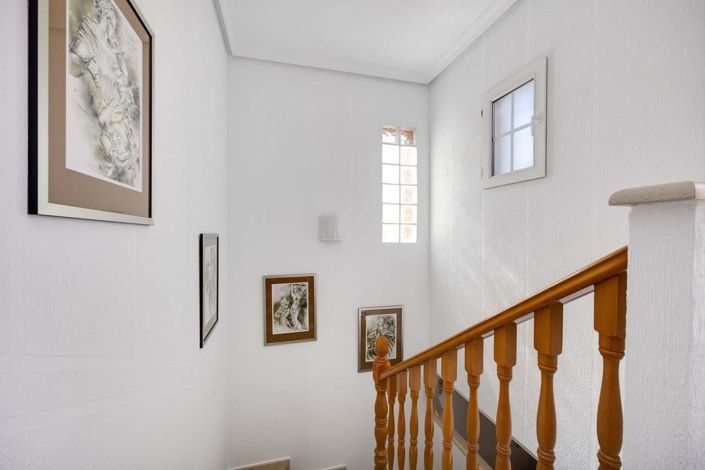 Image No.19-3 Bed Villa for sale