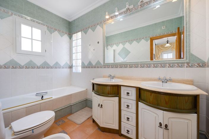 Image No.26-3 Bed Villa for sale