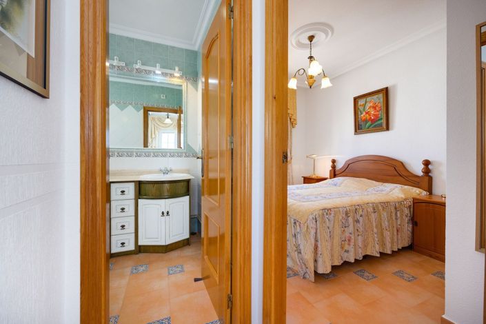 Image No.27-3 Bed Villa for sale