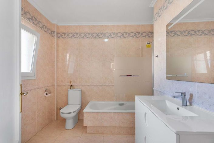 Image No.23-3 Bed Villa for sale