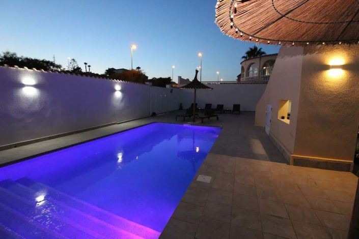 Image No.30-5 Bed Villa for sale