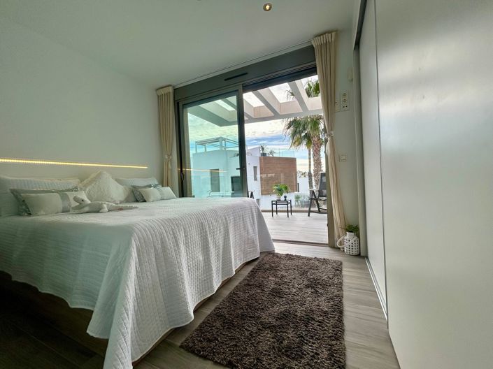 Image No.10-3 Bed Villa for sale