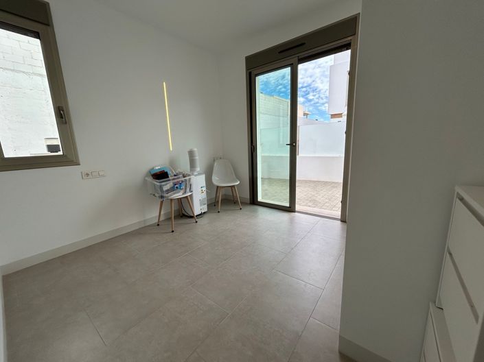 Image No.17-3 Bed Villa for sale