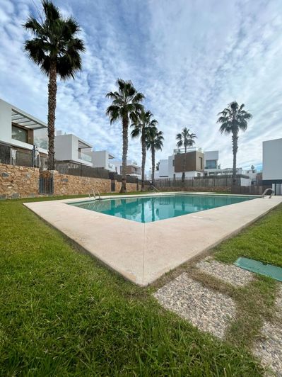 Image No.36-3 Bed Villa for sale