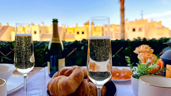 Image No.8-2 Bed Apartment for sale