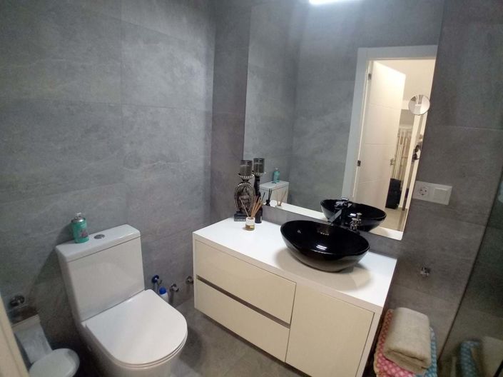 Image No.14-3 Bed Townhouse for sale