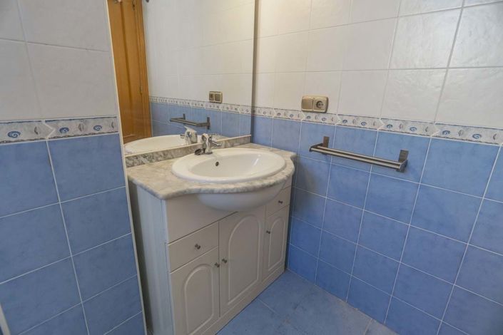 Image No.24-3 Bed Townhouse for sale