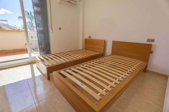 Image No.26-3 Bed Townhouse for sale