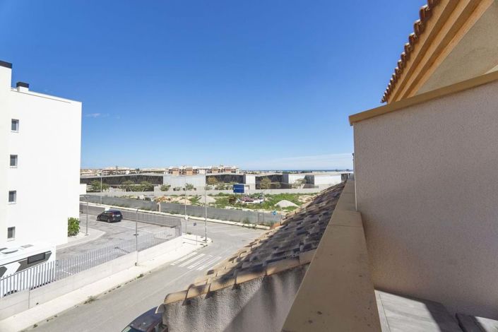 Image No.36-3 Bed Townhouse for sale