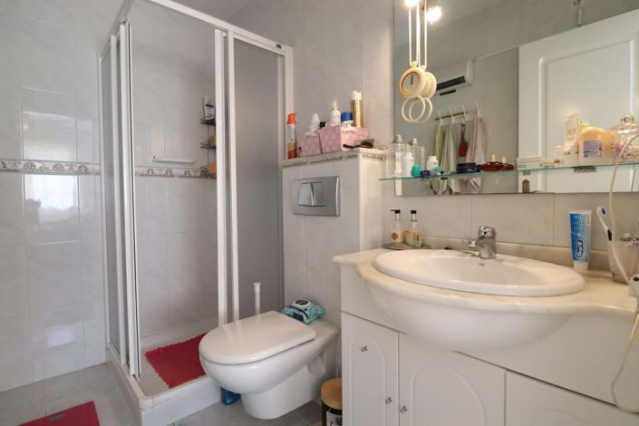 Image No.17-2 Bed Semi-Detached for sale