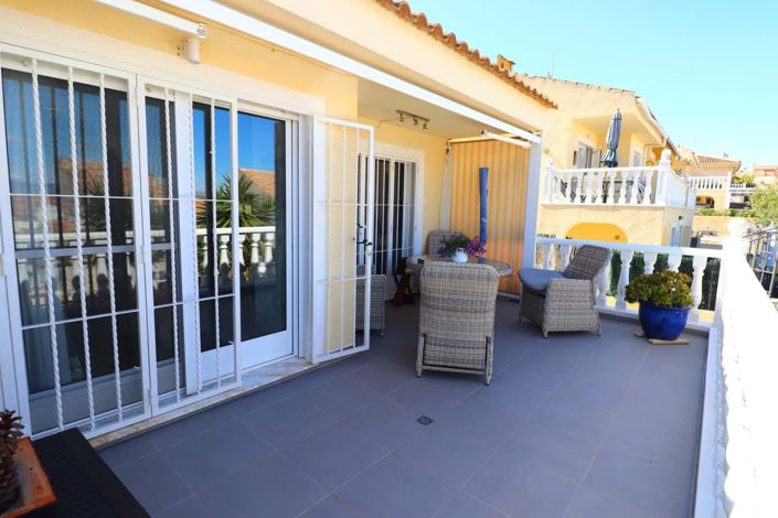 Image No.18-2 Bed Semi-Detached for sale