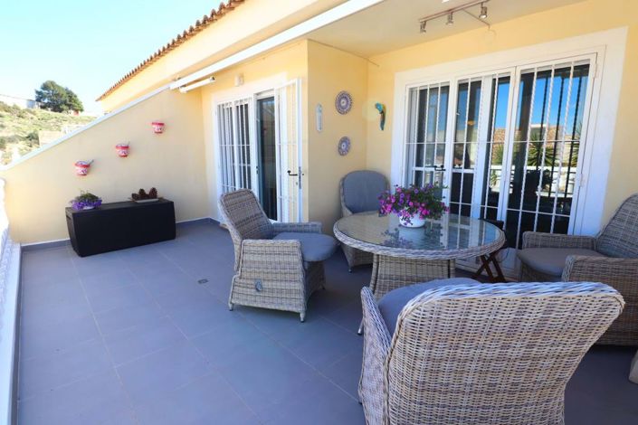 Image No.22-2 Bed Semi-Detached for sale