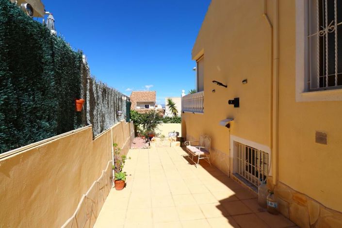 Image No.27-2 Bed Semi-Detached for sale