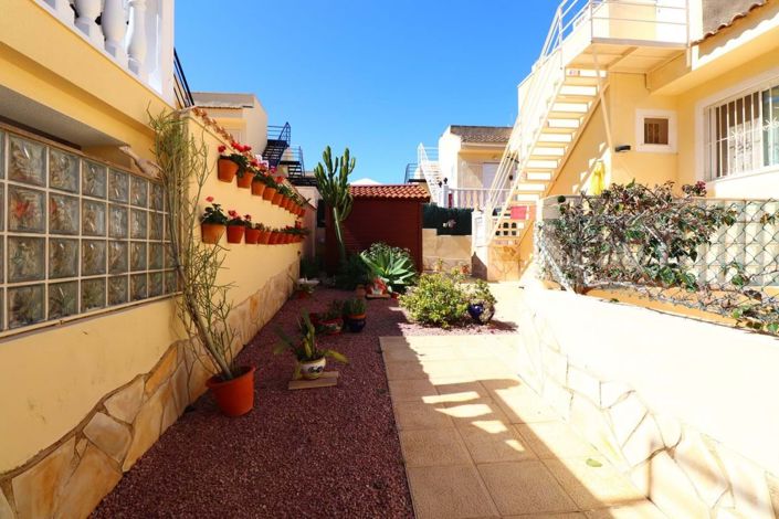 Image No.28-2 Bed Semi-Detached for sale